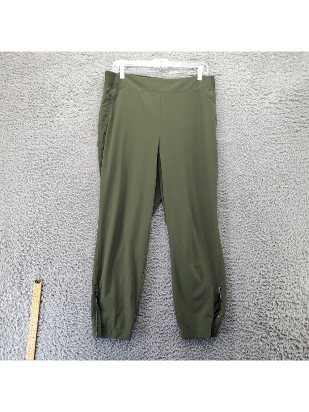 Athleta Pants Womens Size 14 Green Tapered Lightweight Stretch Zippered Ankle